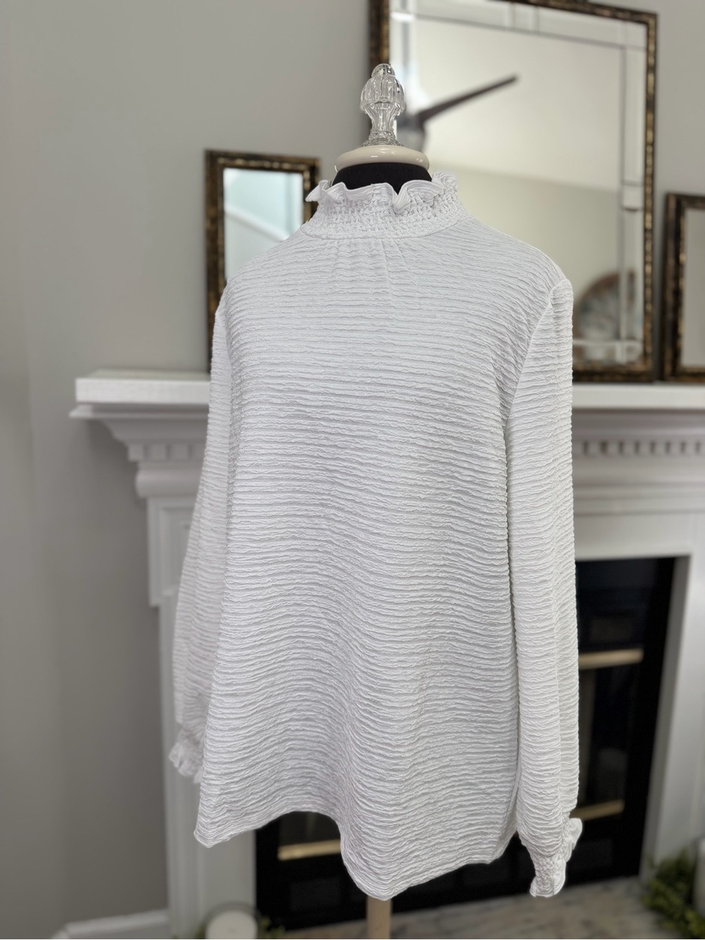 Women's White Textured Long-Sleeve Mock Neck Top